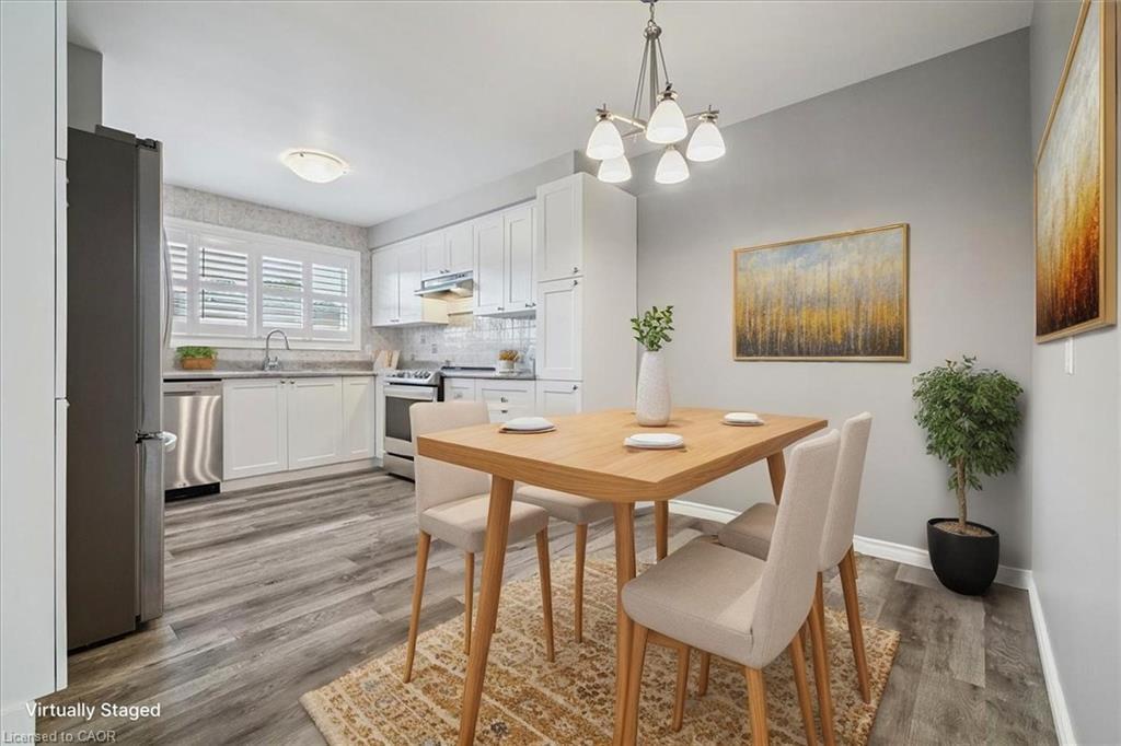 15 Purdy Crescent, Hamilton, ON - Indoor Photo Showing Dining Room