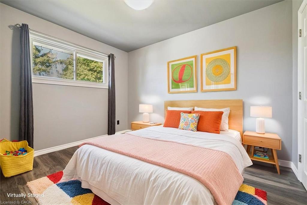 15 Purdy Crescent, Hamilton, ON - Indoor Photo Showing Bedroom