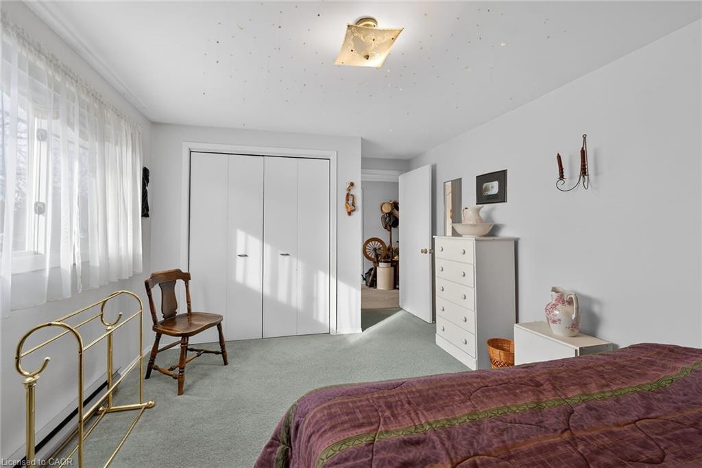 356 Cranbrook Drive, Hamilton, ON - Indoor Photo Showing Bedroom