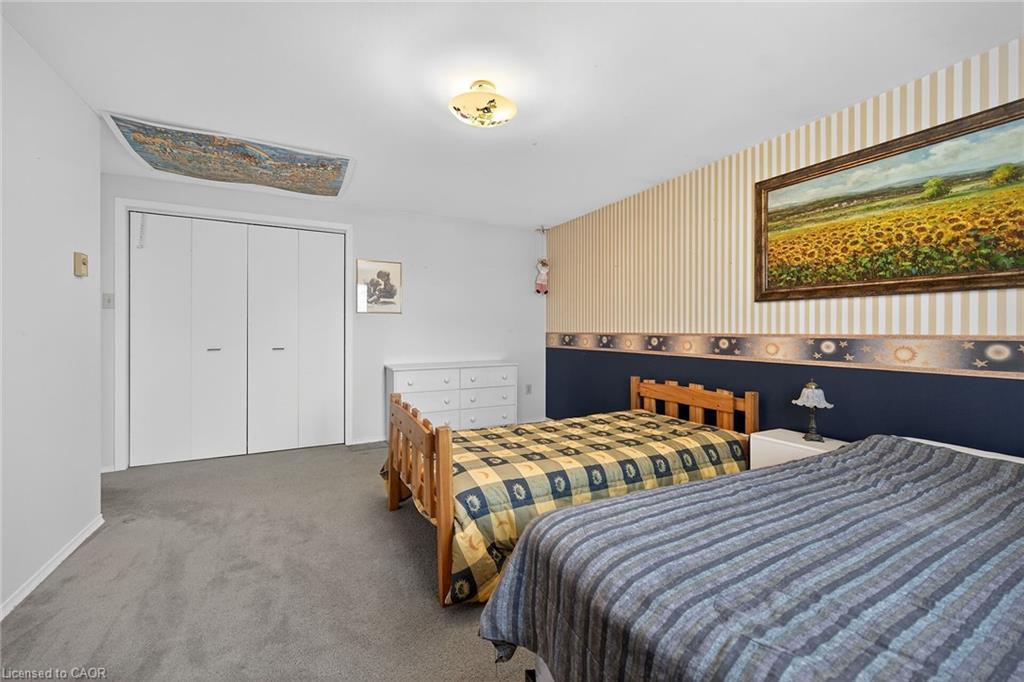 356 Cranbrook Drive, Hamilton, ON - Indoor Photo Showing Bedroom