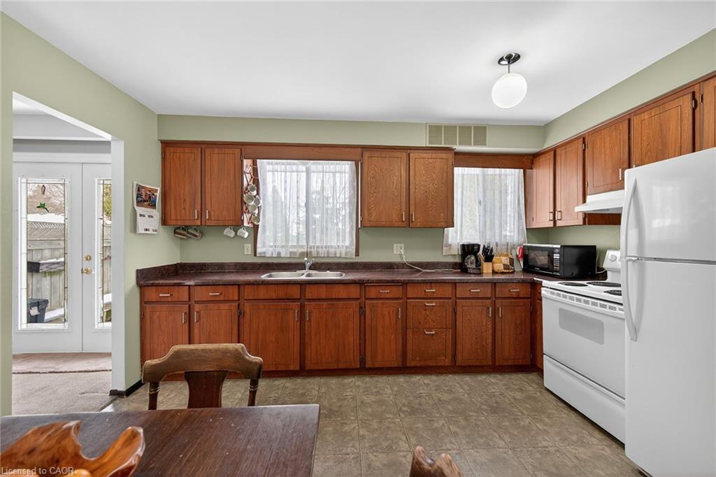 356 Cranbrook Drive, Hamilton, ON - Indoor Photo Showing Kitchen With Double Sink