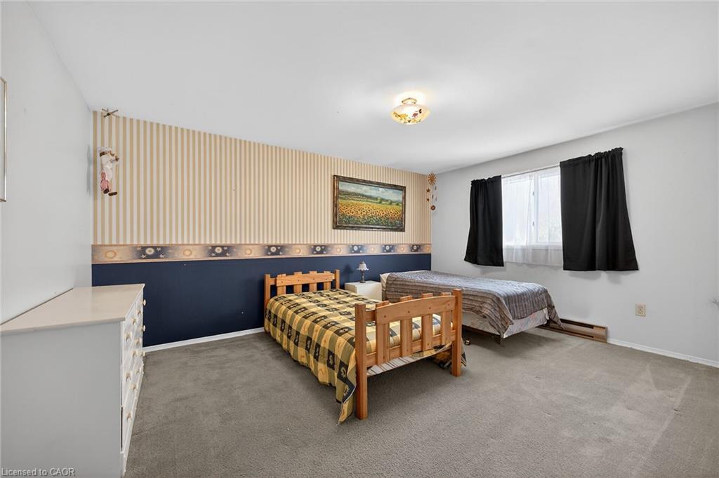 356 Cranbrook Drive, Hamilton, ON - Indoor Photo Showing Bedroom
