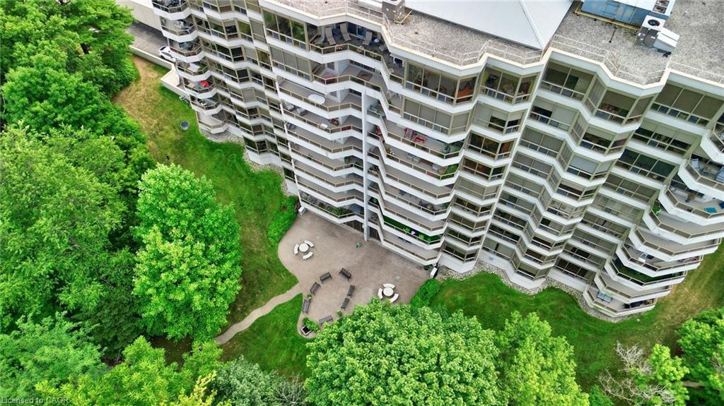 506-1770 Main Street W, Hamilton, ON - Outdoor