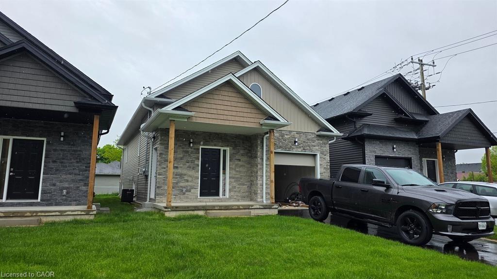 Lower-180 Commercial Street, Welland, ON - Outdoor With Facade