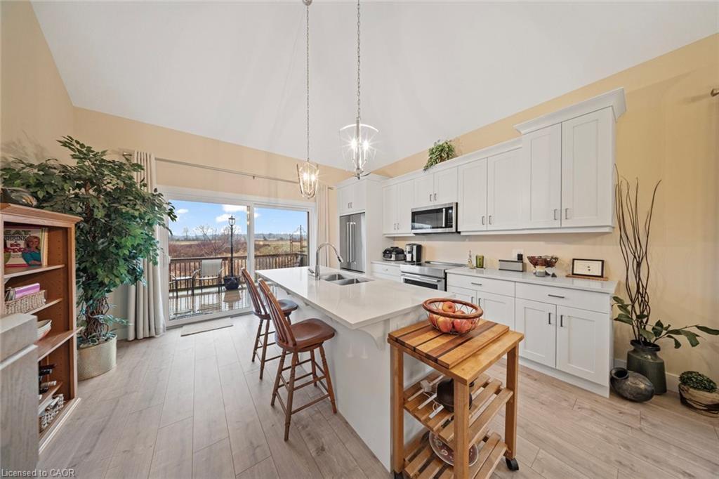 10-744 Nelson Street W, Port Dover, ON - Indoor Photo Showing Kitchen