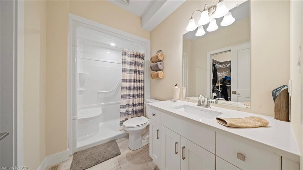 10-744 Nelson Street W, Port Dover, ON - Indoor Photo Showing Bathroom