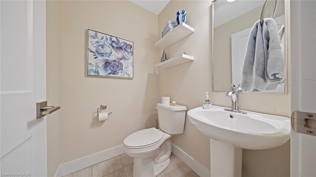 10-744 Nelson Street W, Port Dover, ON - Indoor Photo Showing Bathroom