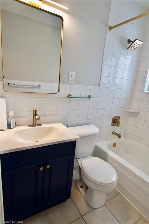304-122 Sixth Avenue, Kitchener, ON - Indoor Photo Showing Bathroom