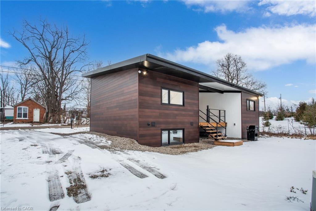 34 Indiana Road W, Hagersville, ON - Outdoor