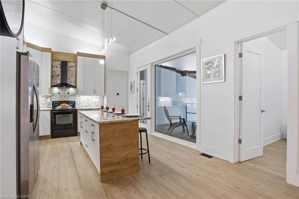 34 Indiana Road W, Hagersville, ON - Indoor Photo Showing Kitchen