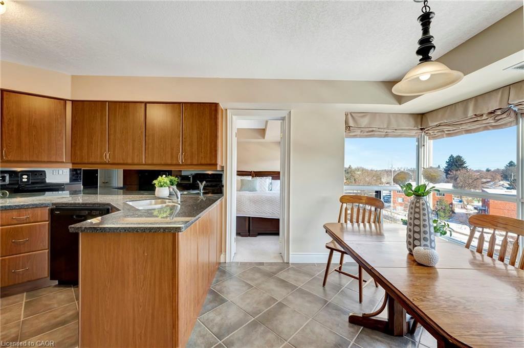 506-1770 Main Street W, Hamilton, ON - Indoor