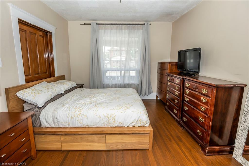2-408 Wellington Street N, Kitchener, ON - Indoor Photo Showing Bedroom