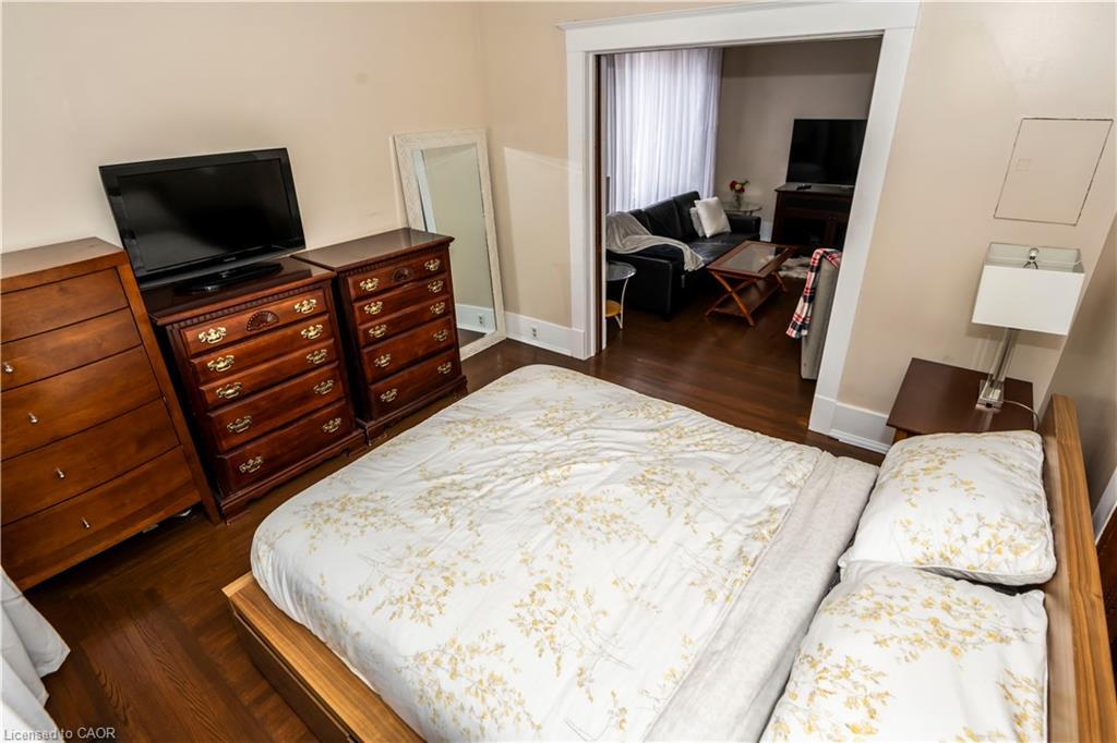 2-408 Wellington Street N, Kitchener, ON - Indoor Photo Showing Bedroom