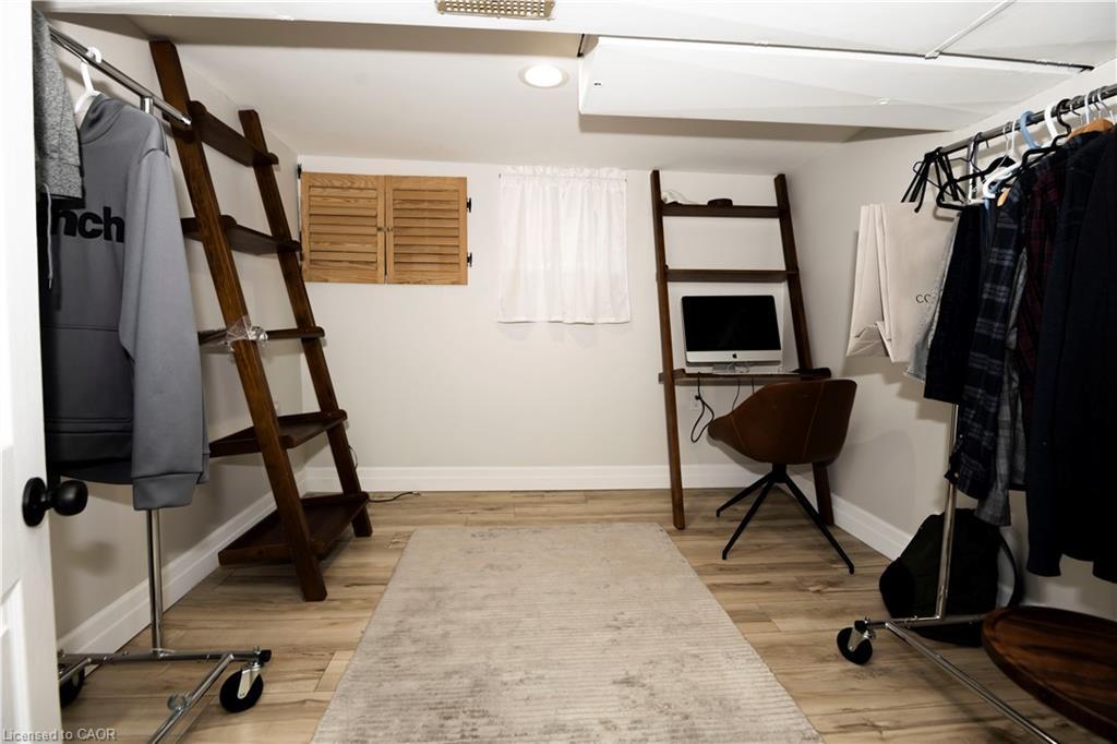 2-408 Wellington Street N, Kitchener, ON - Indoor