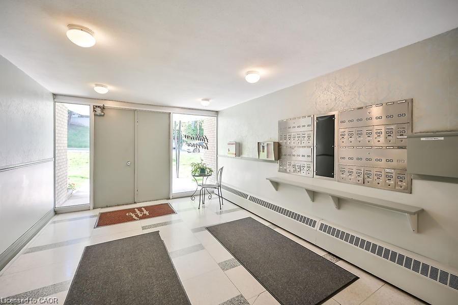 106-107 St. Josephs Drive, Hamilton, ON - Indoor Photo Showing Other Room