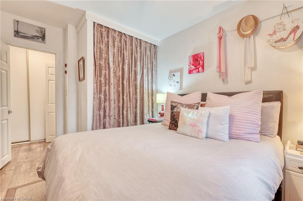 106-107 St. Josephs Drive, Hamilton, ON - Indoor Photo Showing Bedroom