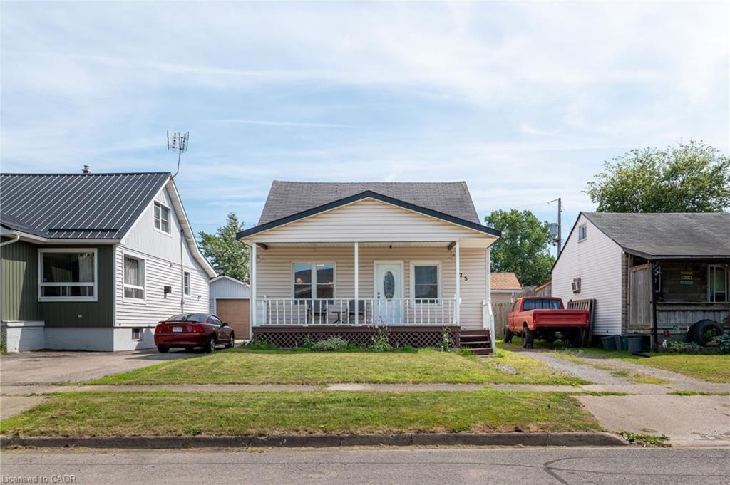 325 Simpson Avenue, Welland, ON - Outdoor With Deck Patio Veranda