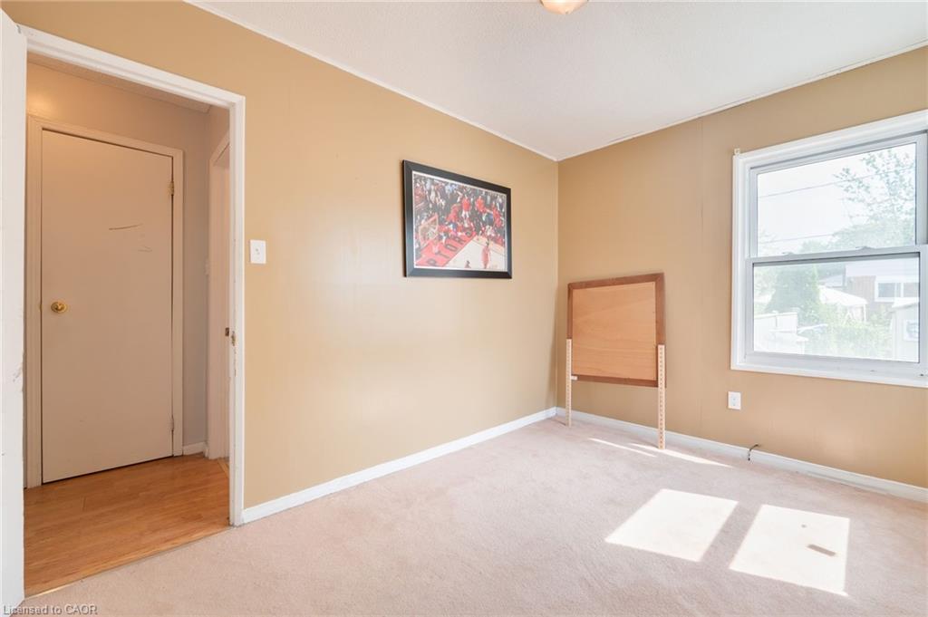 325 Simpson Avenue, Welland, ON - Indoor Photo Showing Other Room