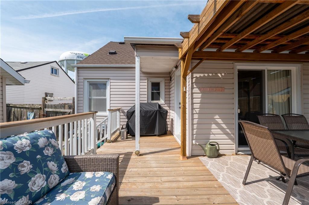 325 Simpson Avenue, Welland, ON - Outdoor With Deck Patio Veranda With Exterior