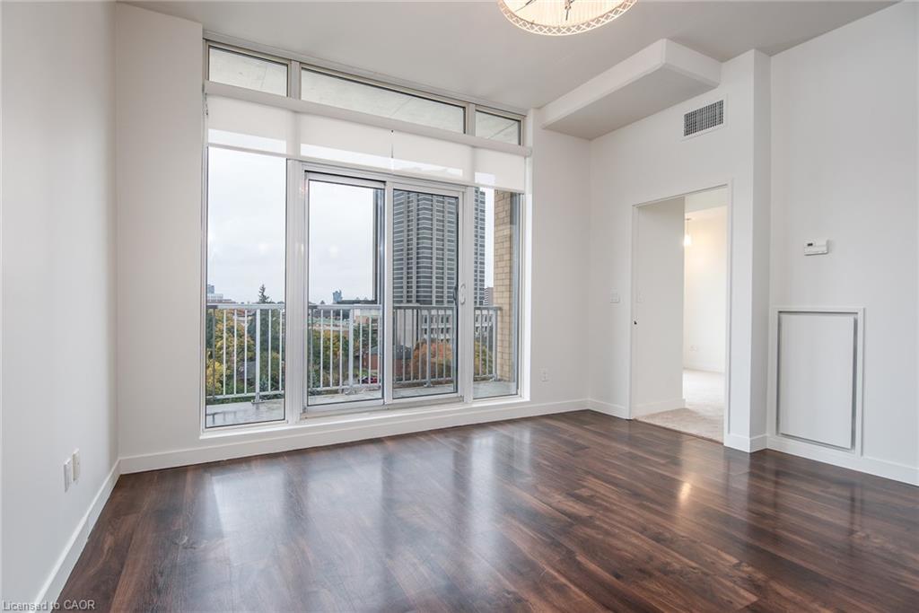 807-191 King Street S, Waterloo, ON - Indoor Photo Showing Other Room