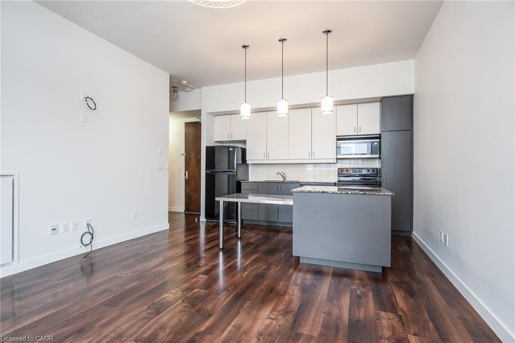807-191 King Street S, Waterloo, ON - Indoor Photo Showing Kitchen