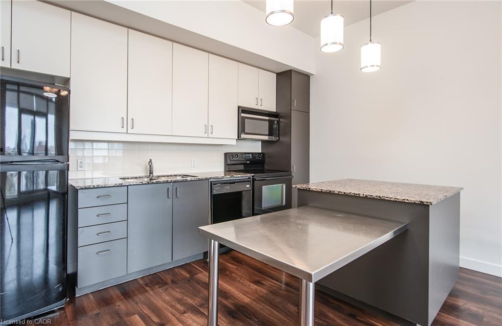 807-191 King Street S, Waterloo, ON - Indoor Photo Showing Kitchen