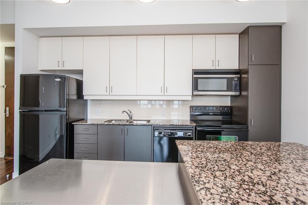 807-191 King Street S, Waterloo, ON - Indoor Photo Showing Kitchen With Double Sink