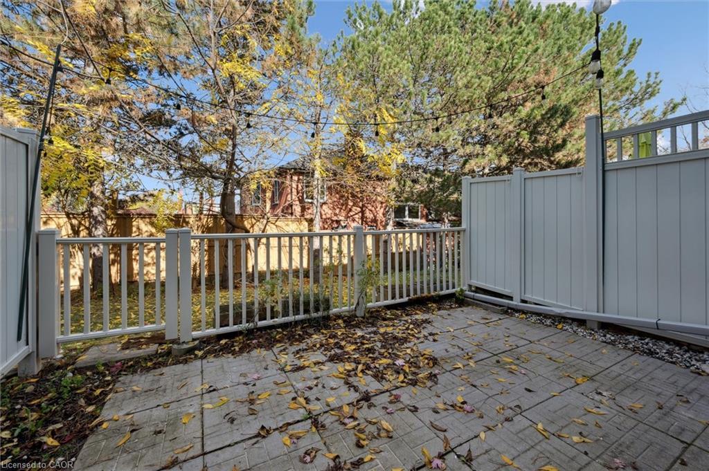 5-589 Beechwood Drive, Waterloo, ON - Outdoor