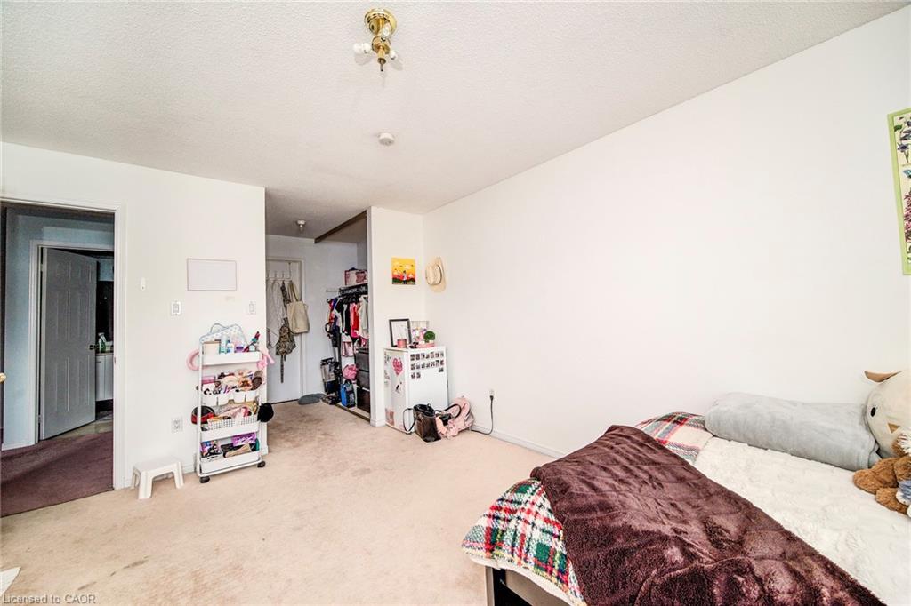 217-456 Janefield Avenue, Guelph, ON - Indoor Photo Showing Bedroom