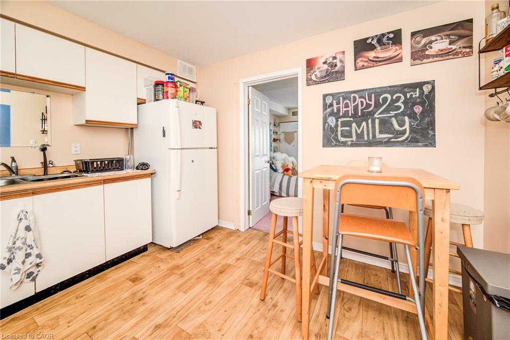 217-456 Janefield Avenue, Guelph, ON - Indoor Photo Showing Kitchen