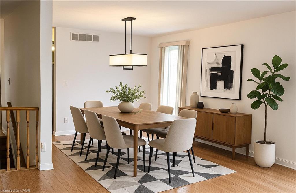 5-10 Isherwood Avenue, Cambridge, ON - Indoor Photo Showing Dining Room