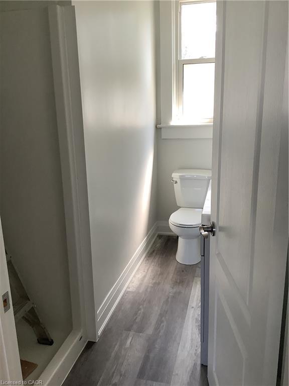 4-90 Kent Street S, Simcoe, ON - Indoor Photo Showing Bathroom