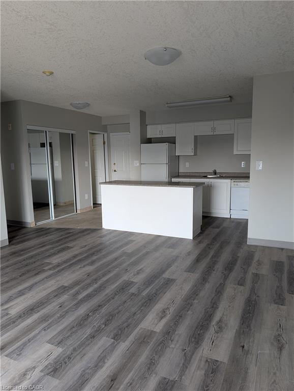 706-736 Old Albert Street, Waterloo, ON - Indoor Photo Showing Kitchen