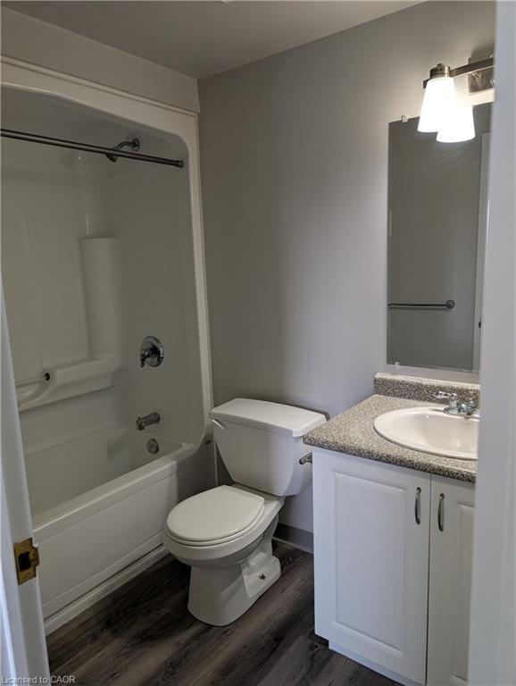 706-736 Old Albert Street, Waterloo, ON - Indoor Photo Showing Bathroom