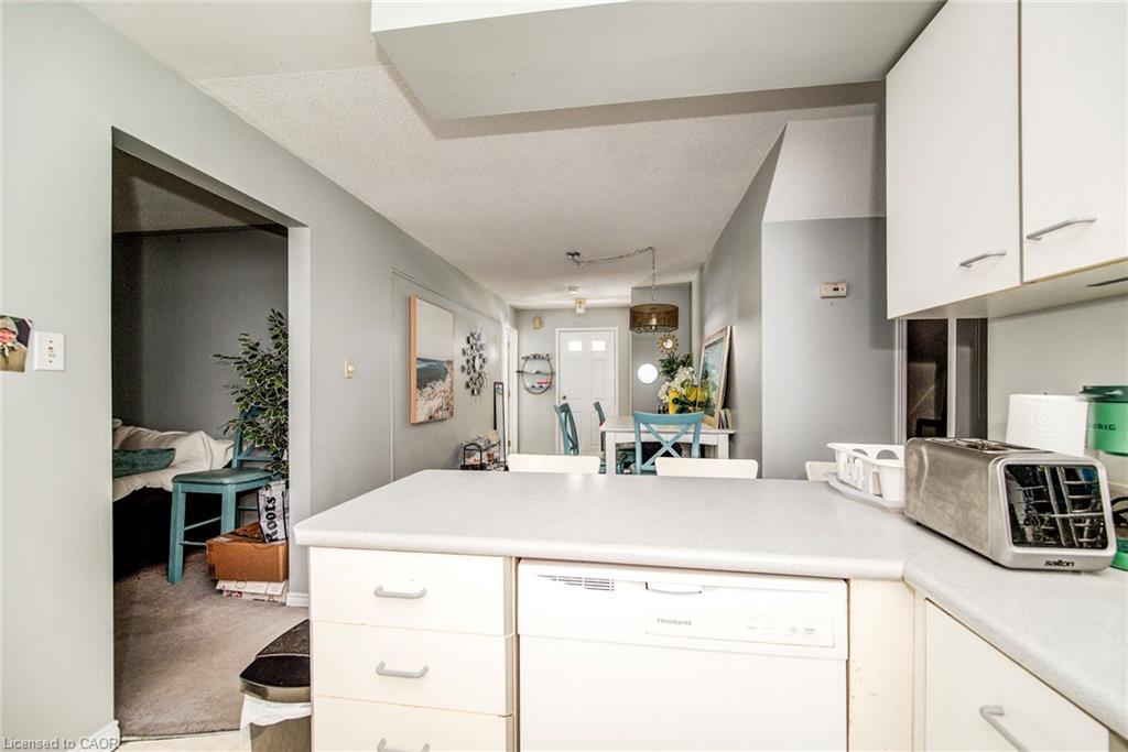 115-456 Janefield Avenue, Guelph, ON - Indoor Photo Showing Kitchen