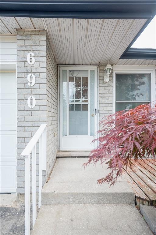 Main-690 Elgin Street N, Cambridge, ON - Outdoor