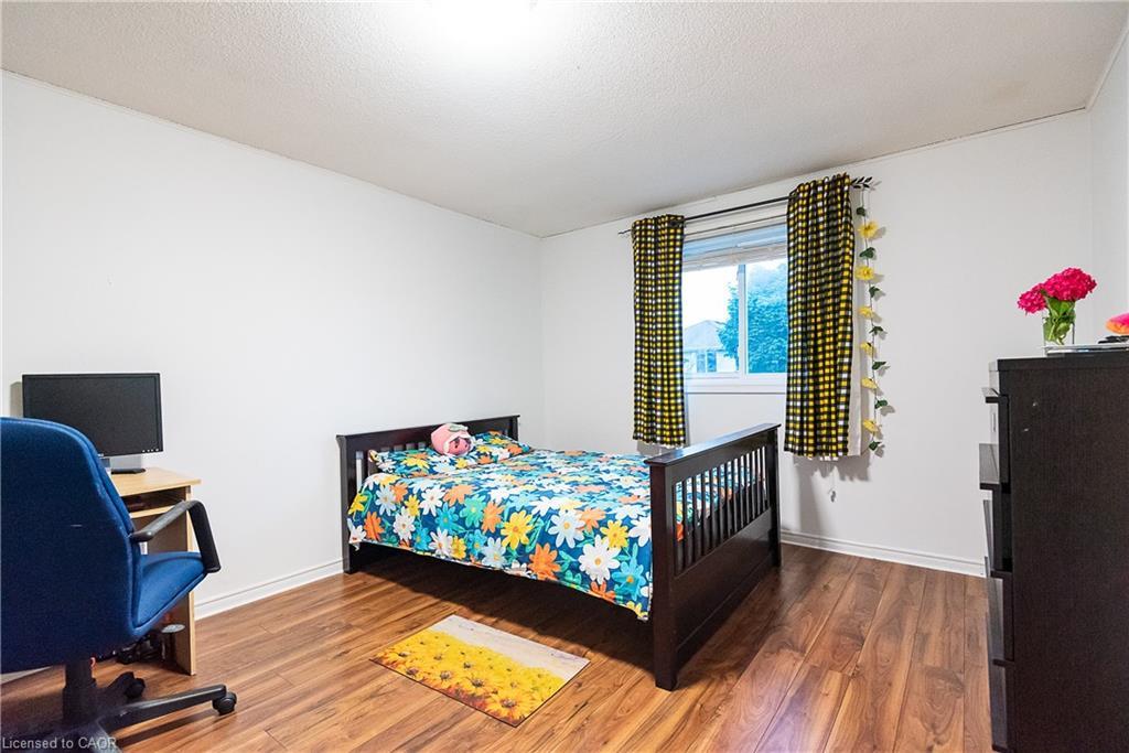 Main-690 Elgin Street N, Cambridge, ON - Indoor Photo Showing Bedroom