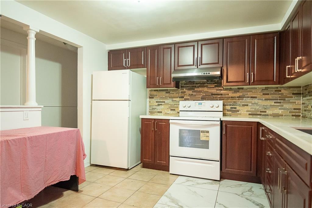 Main-690 Elgin Street N, Cambridge, ON - Indoor Photo Showing Kitchen