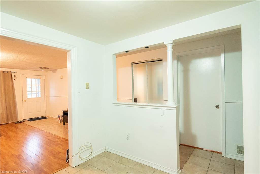 Main-690 Elgin Street N, Cambridge, ON - Indoor Photo Showing Other Room