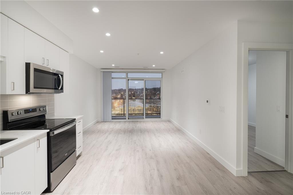 1008-15 Glebe Street, Cambridge, ON - Indoor Photo Showing Kitchen