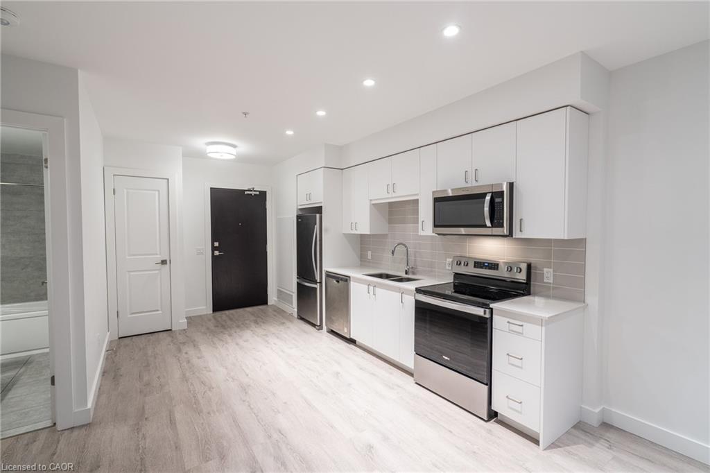 1008-15 Glebe Street, Cambridge, ON - Indoor Photo Showing Kitchen