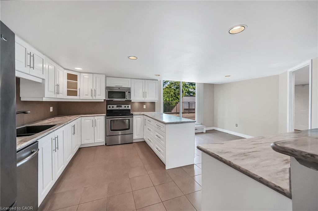 Ph1-150 Wilson Street W, Ancaster, ON - Indoor Photo Showing Kitchen