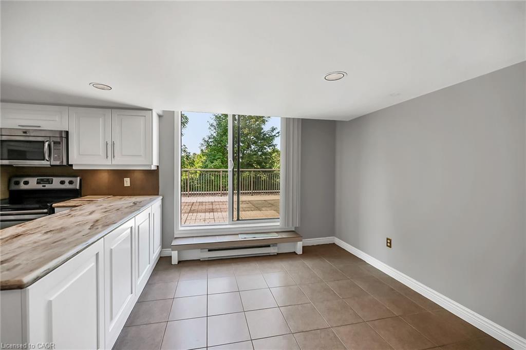 Ph1-150 Wilson Street W, Ancaster, ON - Indoor Photo Showing Kitchen