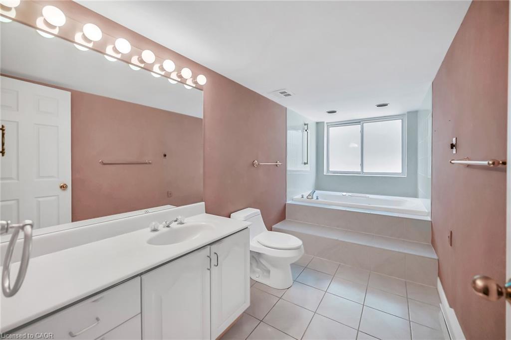Ph1-150 Wilson Street W, Ancaster, ON - Indoor Photo Showing Bathroom