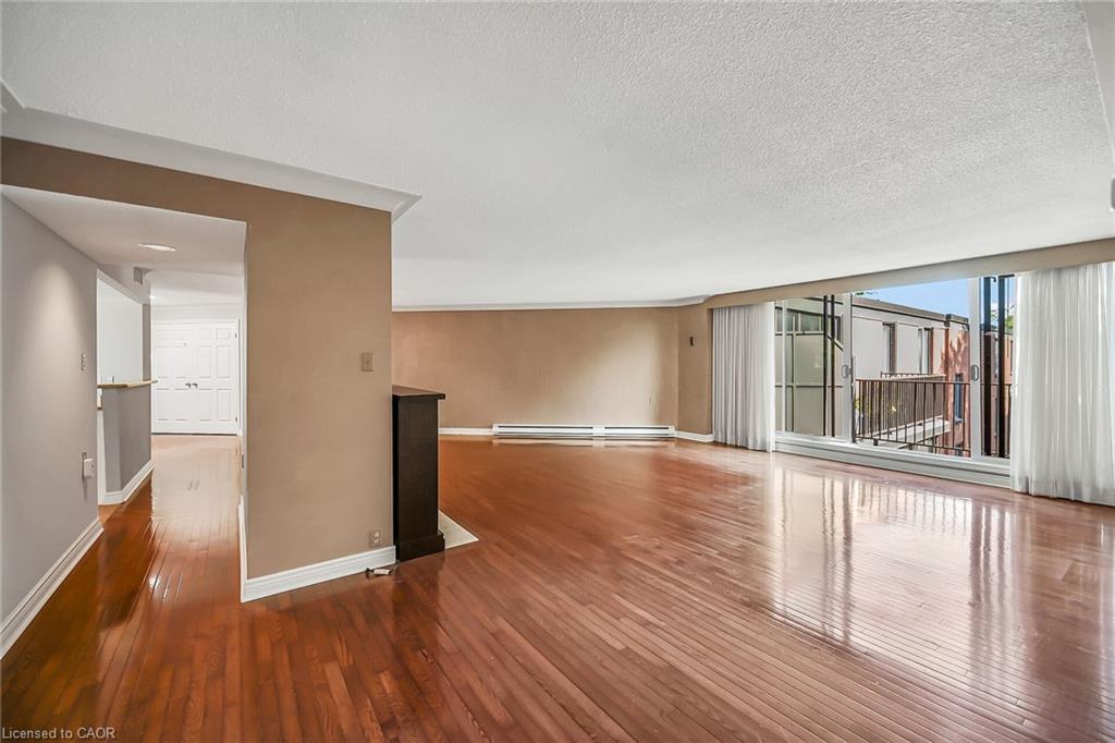 Ph1-150 Wilson Street W, Ancaster, ON - Indoor Photo Showing Other Room