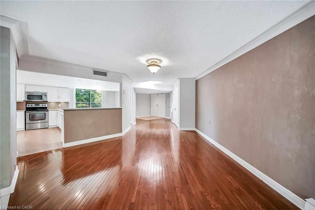 Ph1-150 Wilson Street W, Ancaster, ON - Indoor Photo Showing Other Room