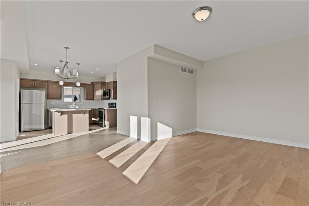 33 Cinnamon Street, Thorold, ON - Indoor