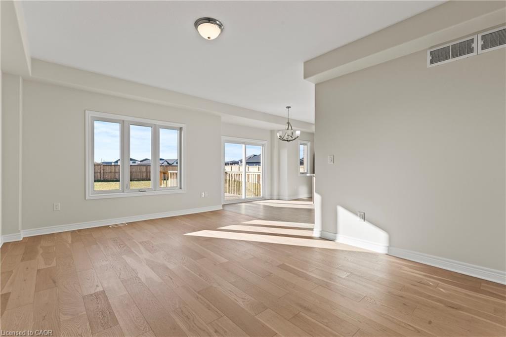 33 Cinnamon Street, Thorold, ON - Indoor Photo Showing Other Room