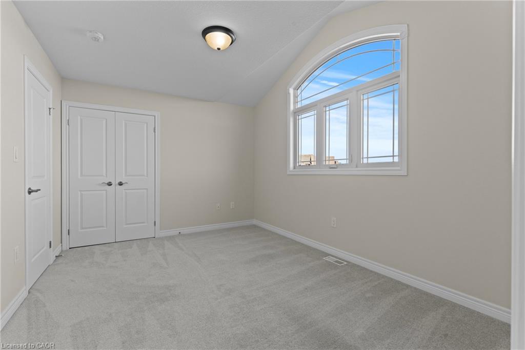 33 Cinnamon Street, Thorold, ON - Indoor Photo Showing Other Room