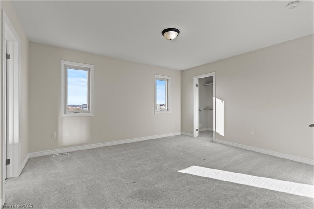 33 Cinnamon Street, Thorold, ON - Indoor Photo Showing Other Room